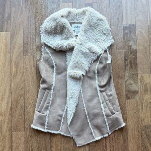 Daytrip Beige Shearling Vest